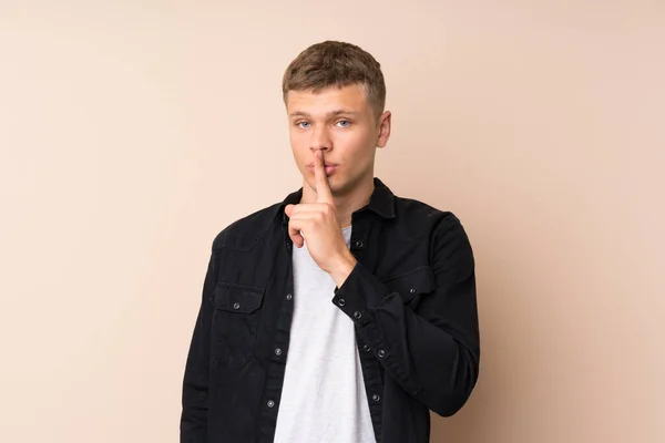 Jovem Homem Bonito Fazendo Gesto Silêncio — Fotografia de Stock