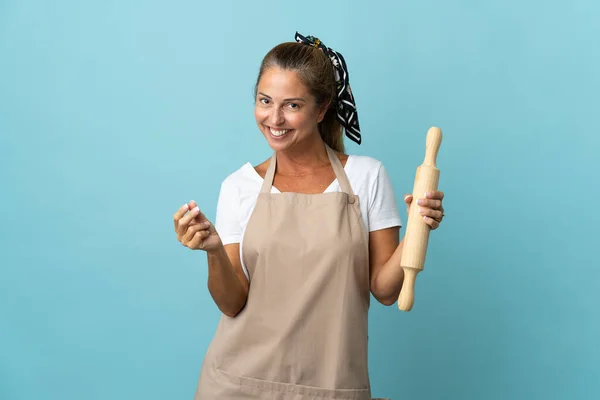 Femme Âge Moyen Uniforme Chef Faisant Geste Argent — Photo