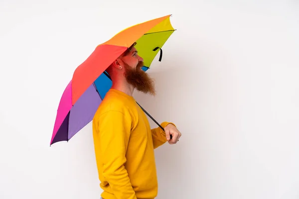 Homme Rousse Longue Barbe Tenant Parapluie Sur Fond Blanc Isolé — Photo