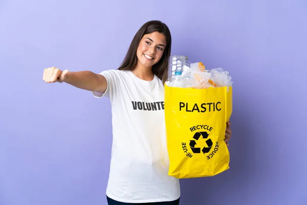 Mujer Brasileña Joven Sosteniendo Una Bolsa Llena Botellas Plástico Para —  Fotos de Stock