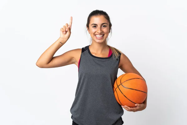 Jovem Hispânica Jogando Basquete Sobre Fundo Branco Isolado Apontando Para — Fotografia de Stock