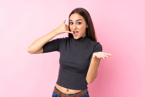 Chica Joven Sobre Fondo Rosa Aislado Haciendo Gesto Teléfono Dudando —  Fotos de Stock