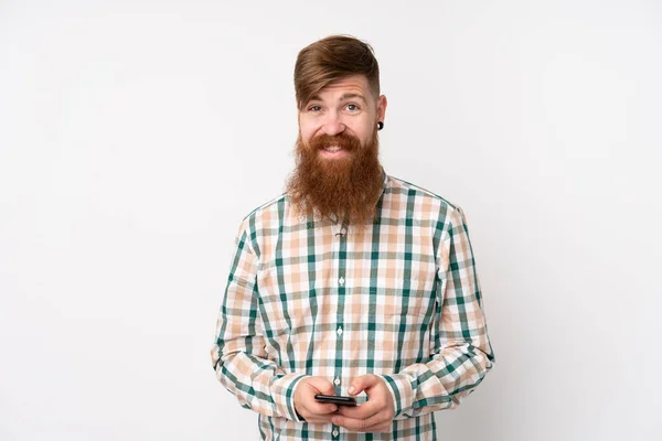 Homem Ruivo Com Barba Longa Sobre Fundo Branco Isolado Enviando — Fotografia de Stock