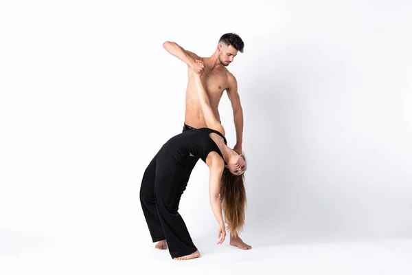 Casal Dançando Sobre Fundo Branco Isolado — Fotografia de Stock