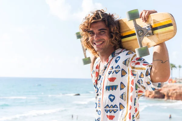 Young Caucasian Man Practicing Longboard Beach — Stock Photo, Image