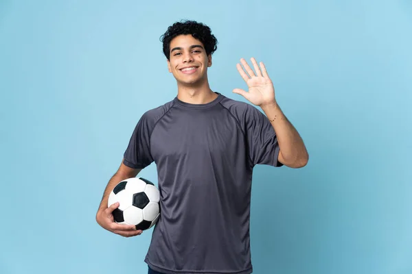 Венесуэльский Футболист Изолированном Фоне Считает Пятерых Пальцами — стоковое фото