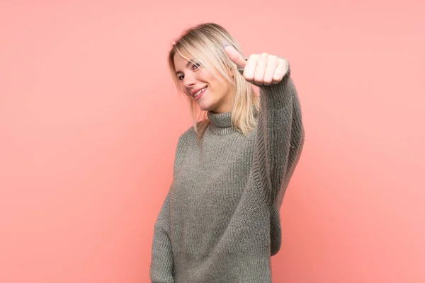Young Blonde Russian Woman Isolated Pink Background Giving Thumbs Gesture — Stock Photo, Image