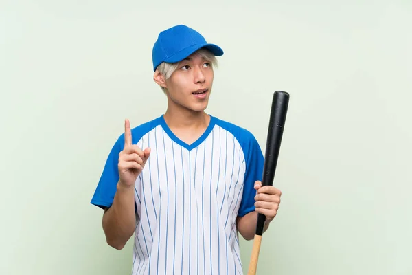Giovane Uomo Asiatico Che Gioca Baseball Sfondo Verde Isolato Che — Foto Stock