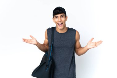 Yüzünde şok ifadesi olan Arjantinli genç bir sporcu.