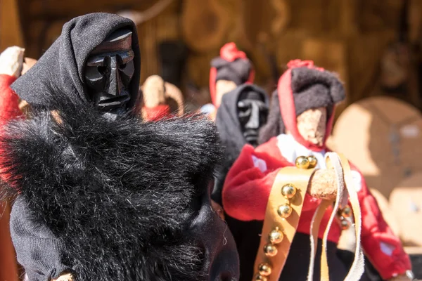 Soka ve Mamuthones, Issohadores geleneksel maskeleri, Nuoro, Sardunya, İtalya