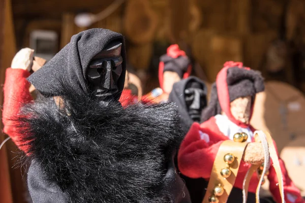 Soka ve Mamuthones, Issohadores geleneksel maskeleri, Nuoro, Sardunya, İtalya