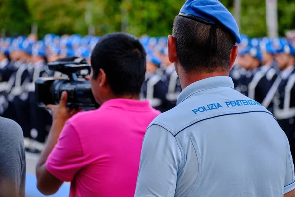 Förverkande till Republiken Italien av kriminalvårds ombud — Stockfoto