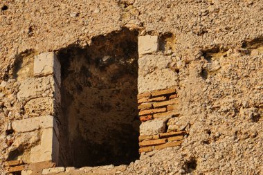 Cagliari, Sardunya, İtalya 'daki ortaçağ San Michele şatosunun antik harabeleri