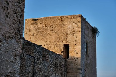 Cagliari, Sardunya, İtalya 'daki ortaçağ San Michele şatosunun antik harabeleri