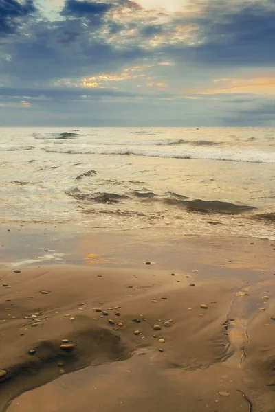 Nascer Sol Praia Nuvens — Fotografia de Stock