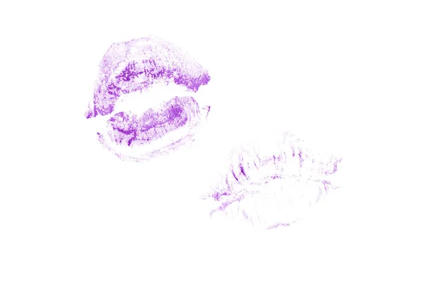 白い背景に口紅のキスマーク。美しい唇が孤立した紫色 — ストック写真