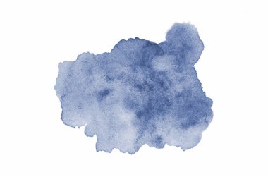 Beyaz üzerine izole edilmiş, sıvı bir kova boyası ile soyut suluboya arka plan görüntüsü. Koyu mavi tonları