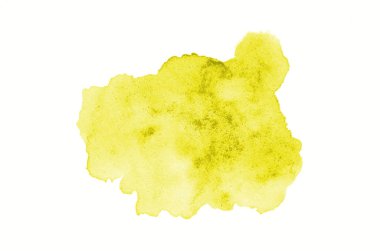 Beyaz üzerine izole edilmiş, sıvı bir kova boyası ile soyut suluboya arka plan görüntüsü. Sarı tonları