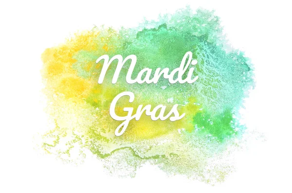 Kova boyası sıvı bir sıçrama ile soyut suluboya arka plan görüntüsü. Yeşil ve sarı pastel tonları. Mardi gras