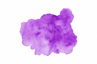 Beyaz üzerine izole edilmiş, sıvı bir kova boyası ile soyut suluboya arka plan görüntüsü. Mor tonları