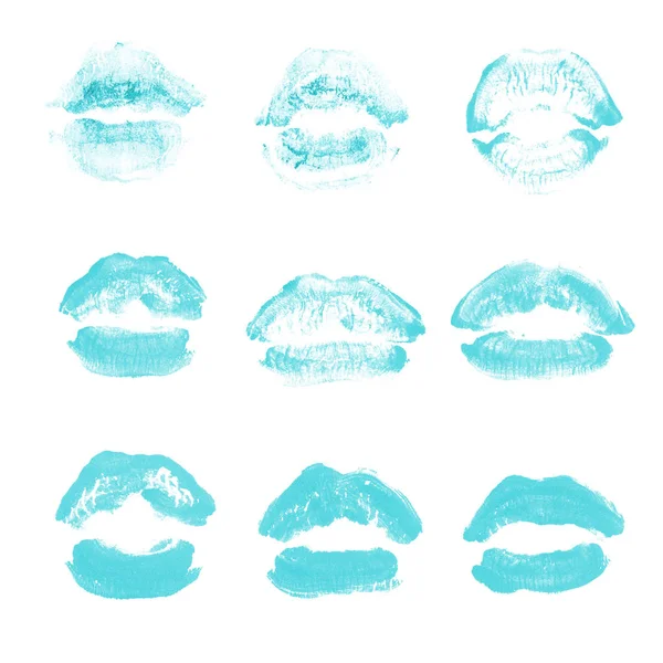 女性の唇の口紅のキスプリントは、白で隔離されたバレンタインデーのために設定されています。ライトブルー — ストック写真