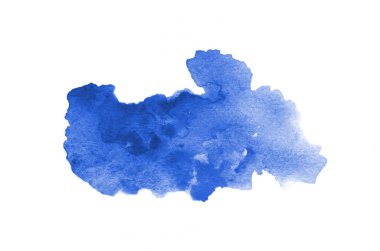 Beyaz üzerine izole edilmiş, sıvı bir kova boyası ile soyut suluboya arka plan görüntüsü. Mavi tonları
