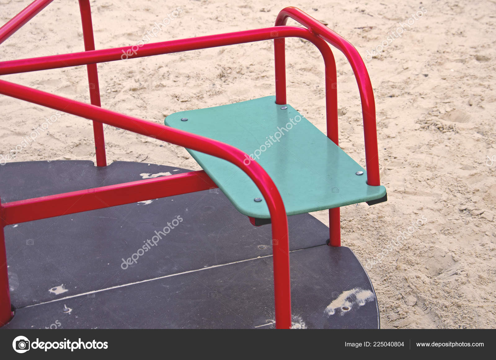 Swing Patio Recreo Columpio Para Niños Pequeños Foto De Stock