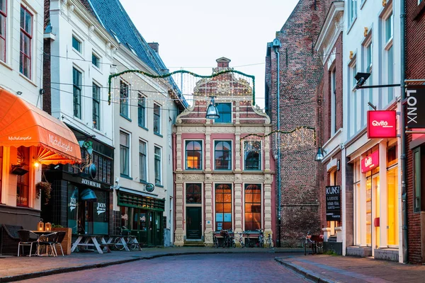 Oude Nederlandse Winkelstraat Met Kerstdecoratie Zwolle Nederland — Stockfoto
