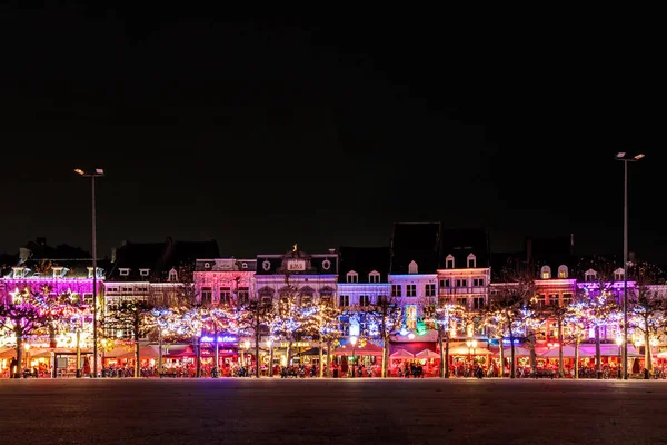 Bars Restaurants Avec Lumières Noël Sur Célèbre Place Vrijthof Maastricht — Photo
