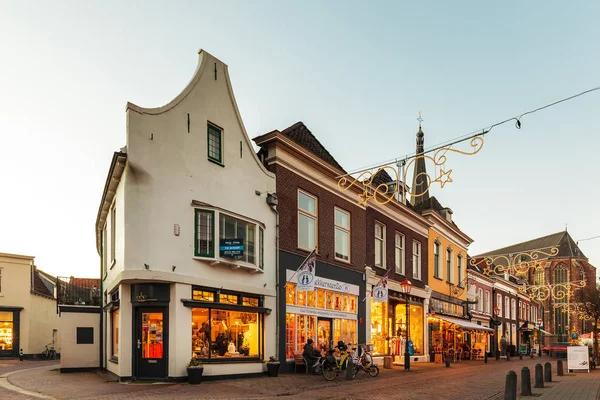Winkelstraat Met Kerstdecoratie Het Historische Centrum Van Nederlandse Stad Van — Stockfoto