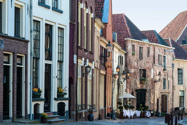 Deventer Hollandalı kasabadaki tarihi evlerde görüntülemek