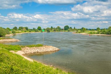 Zutphen ve Deventer arasında eski Hollanda nehir Ijssel