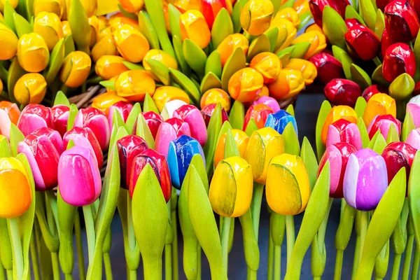 Holandský suvenýr dřevěná výzdoba tulipány — Stock fotografie