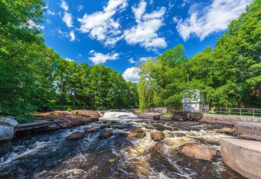 Blekinge'deki İsveç nehri Morrum'da manzara