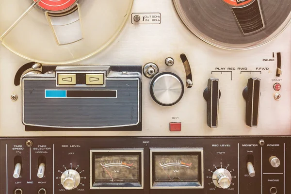Primer plano de una grabadora vintage — Foto de Stock