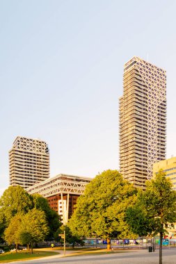 Lahey Şehir merkezinde çağdaş apartman binaları
