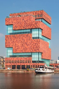 An 'da Scheldt nehri boyunca yer alan müze aan de Stroom (MAS)