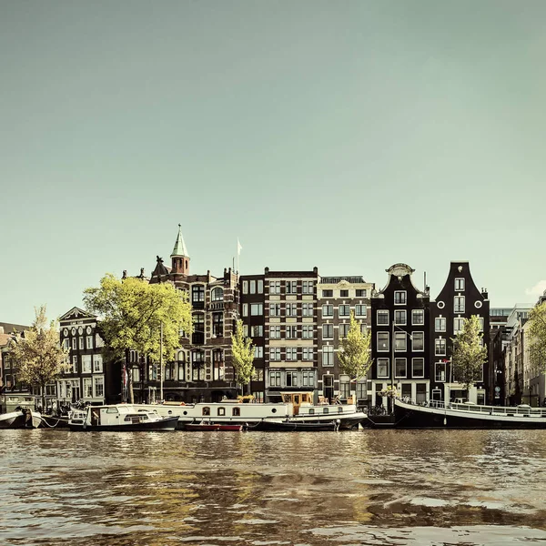 Retro stylizovaný obraz amsterdamského kanálu — Stock fotografie
