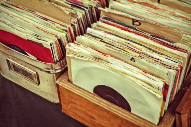 Kaçak pazarında vinil lp plaklarının Retro stili görüntüsü