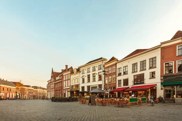 Oude huizen in de historische Nederlandse stad Zutphen — Stockfoto