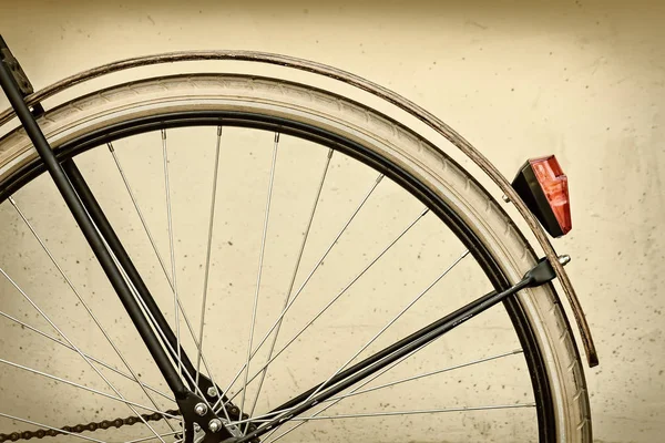 A kerékpár hátsó kerekének retro stílusú képe — Stock Fotó