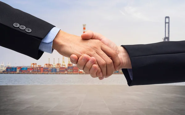 Mühendis kontrol vinç taşıyıcı kargo ithalatı