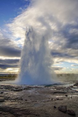Geysir Strokkur güneybatı İzlanda, Europe, patlayan.