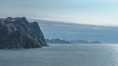 Unstad-Lofoten. Sahil şeridindeki manzaranın zamanlaması