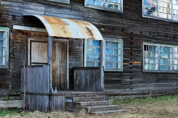 Nieczysty Opuszczony Stary Dom — Zdjęcie stockowe