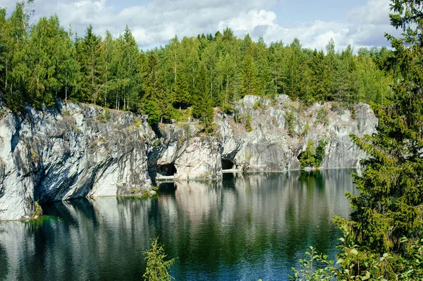 Blick Auf Schlucht Und See Verlassenen Marmorbruch Ruskeala Gebirgspark Karelien — Stockfoto