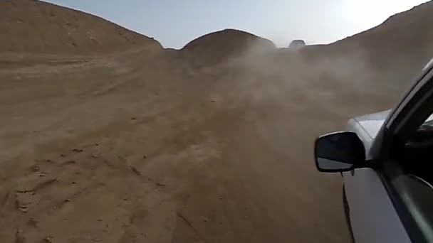 Džíp Závody Poušti Sahara Slunce Svítí Jasně Horké Roztříštila Písek — Stock video