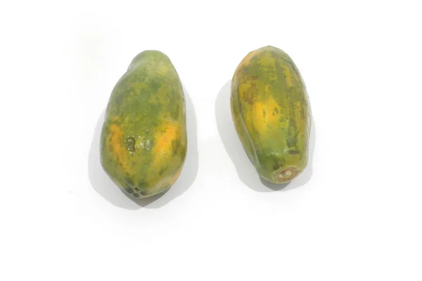 Beyaz Zemin Üzerinde Iki Taze Papaya Meyve — Stok fotoğraf