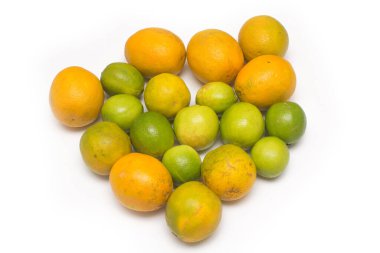 Beyaza izole edilmiş egzotik meyve çeşitleri