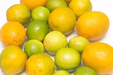 Beyaza izole edilmiş egzotik meyve çeşitleri